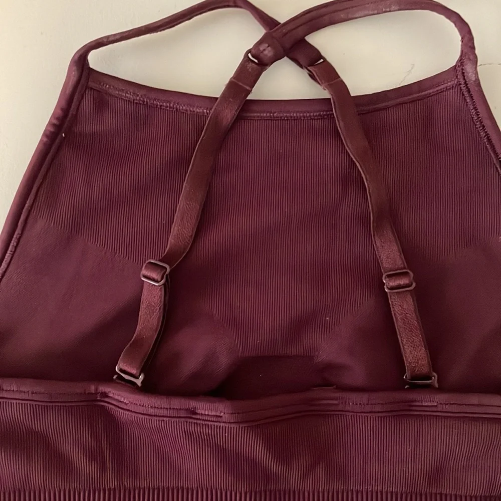 LuLu Lemon sports bra - Picture 3 of 3